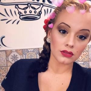 Meet your Posher, Kayla